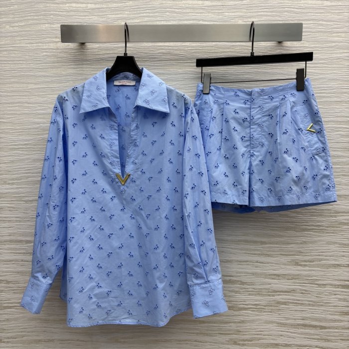 Костюм жіночий