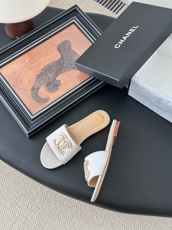 Шльопанці жіночі фото 3