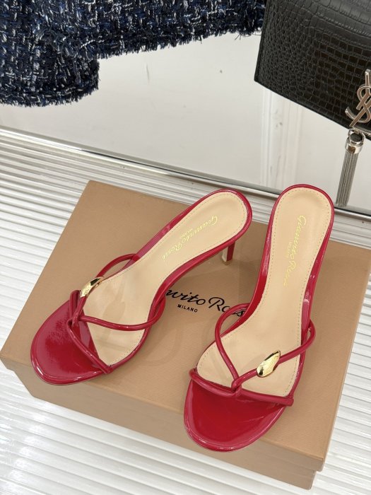 Sandals on stud фото 2