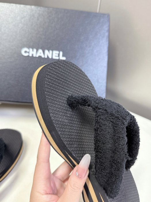 Шлепанцы фото 7