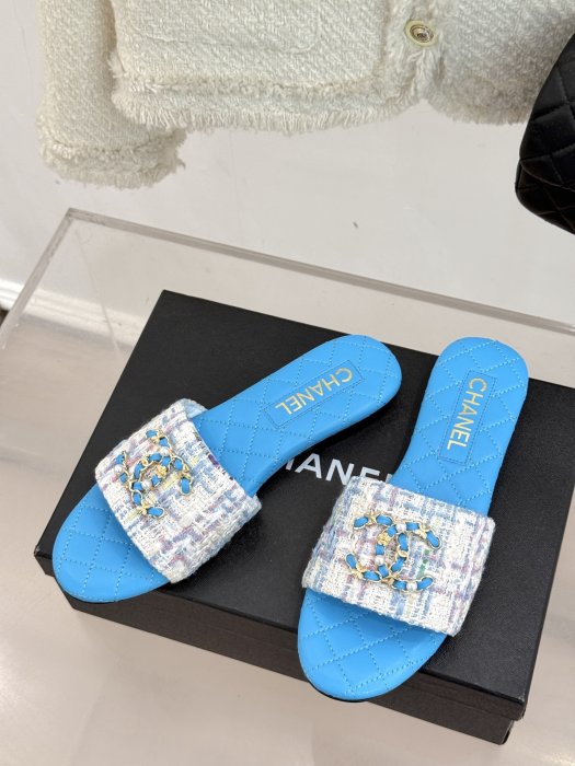 Шлепанцы женские фото 2