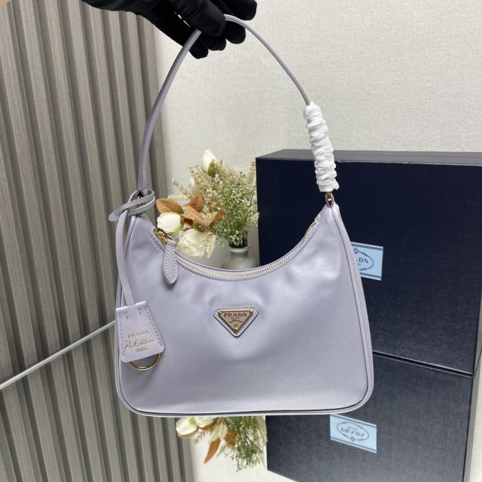 A bag women's Prada Nylon Hobo 22 cm фото 5