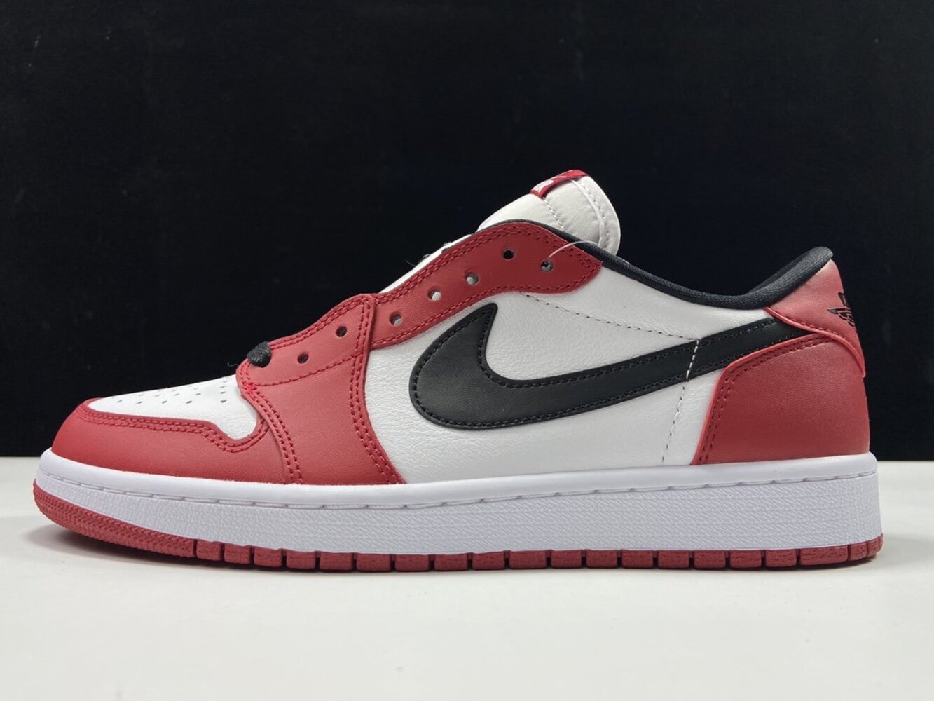 Кросівки Air Jordan 1 Retro Low Chicago - 705329-600