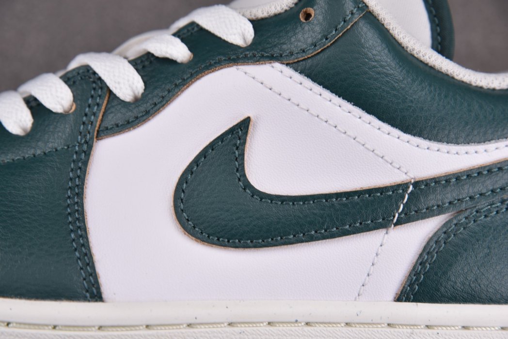 Кросівки Air Jordan 1 Low SE Oxidized Green фото 12