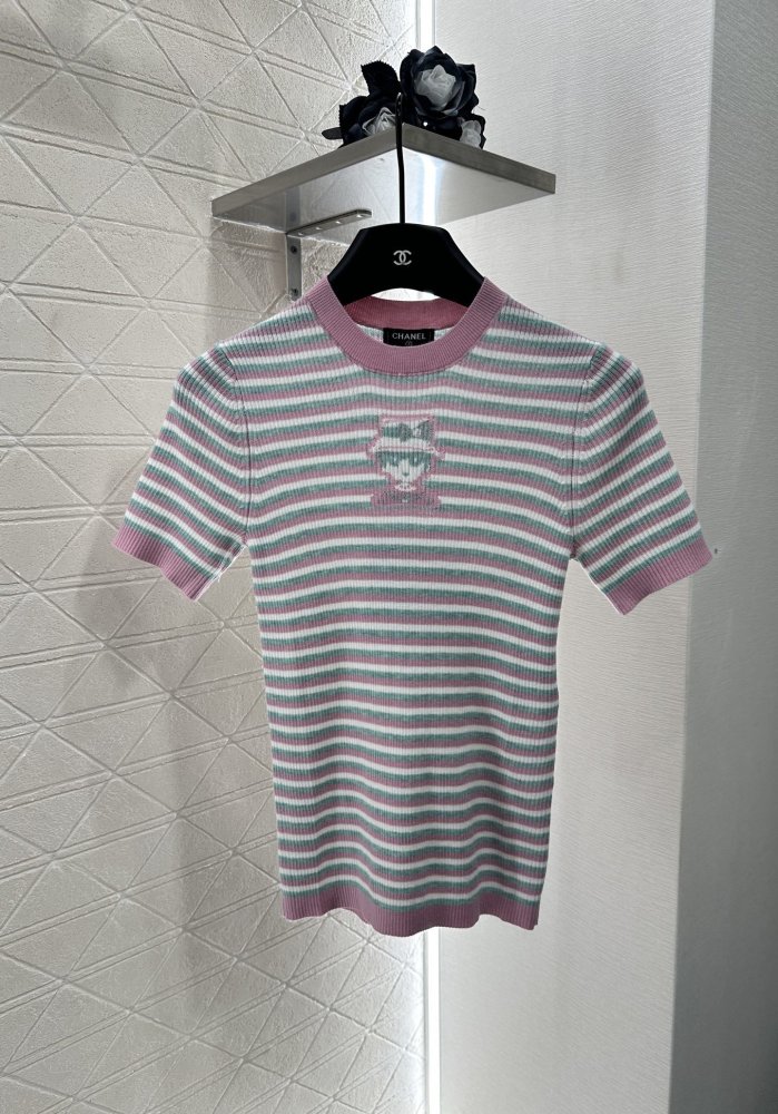 Футболка жіноча