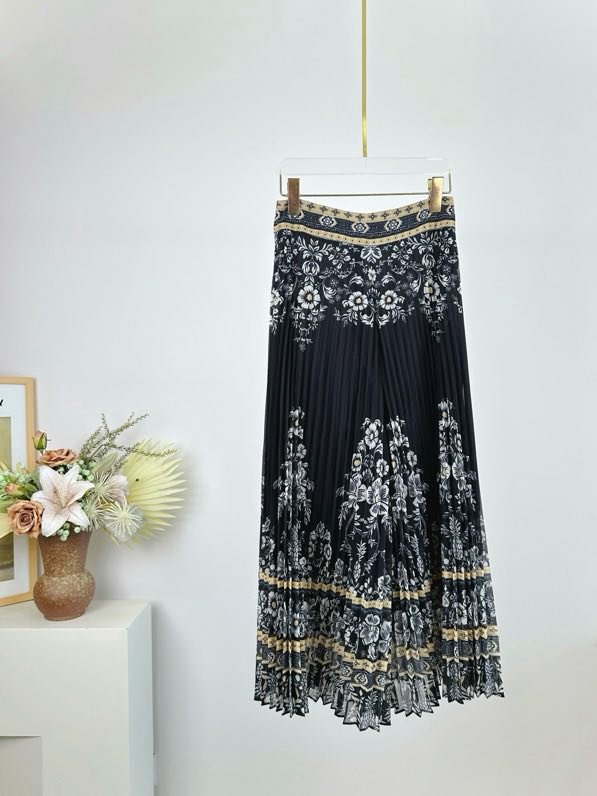 Long skirt of series ILLUMINATE