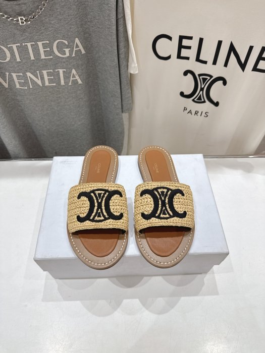 Шлепанцы женские