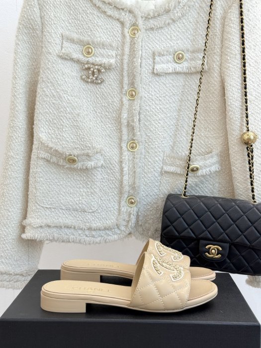 Шлепанцы женские