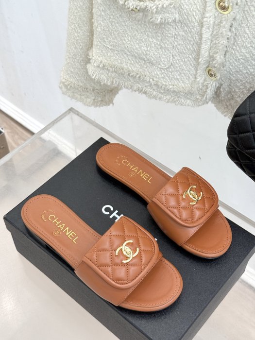 Шлепанцы фото 3