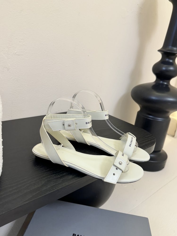 Босоножки фото 2