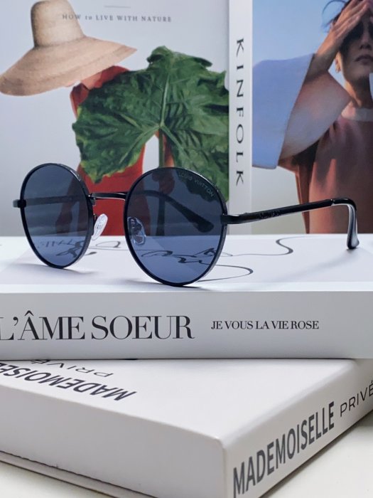 Очки солнцезащитные