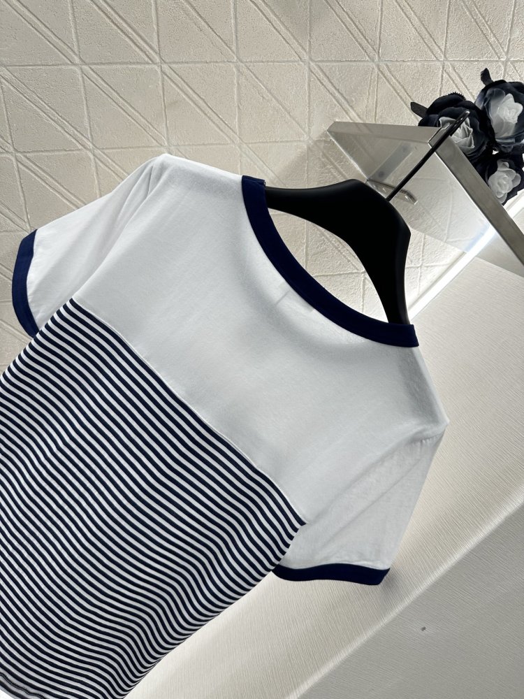 Футболка жіноча фото 4