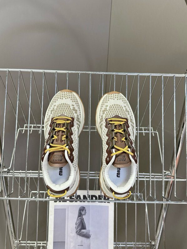 Кроссовки женские фото 4