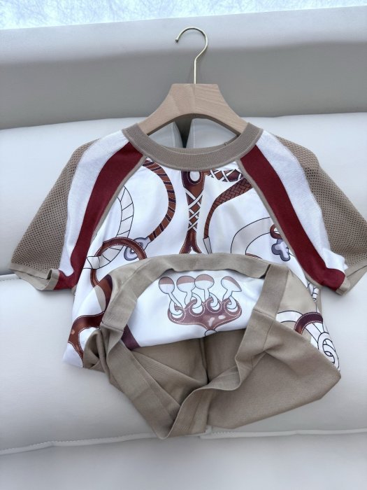 Футболка жіноча фото 5