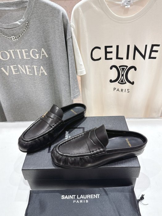 Лоферы кожаные женские фото 3