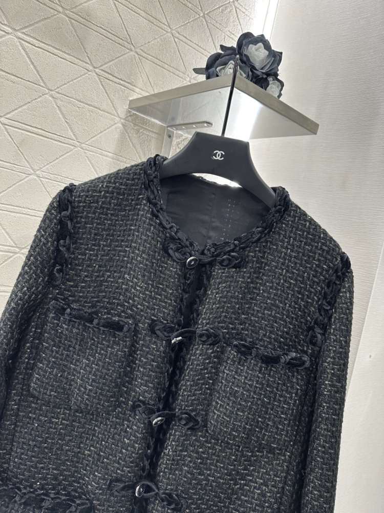 A jacket women's фото 3