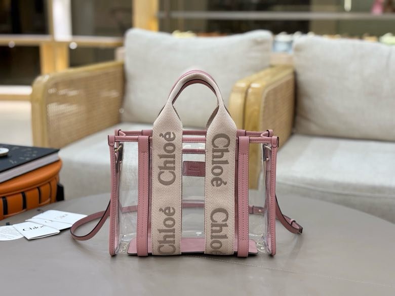 A bag тоут Chloe Woody Holiday Edition 26 cm