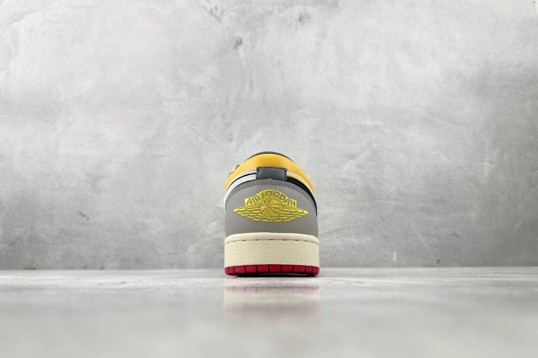 Кроссовки Air Jordan 1 LOW PREMIUM фото 9