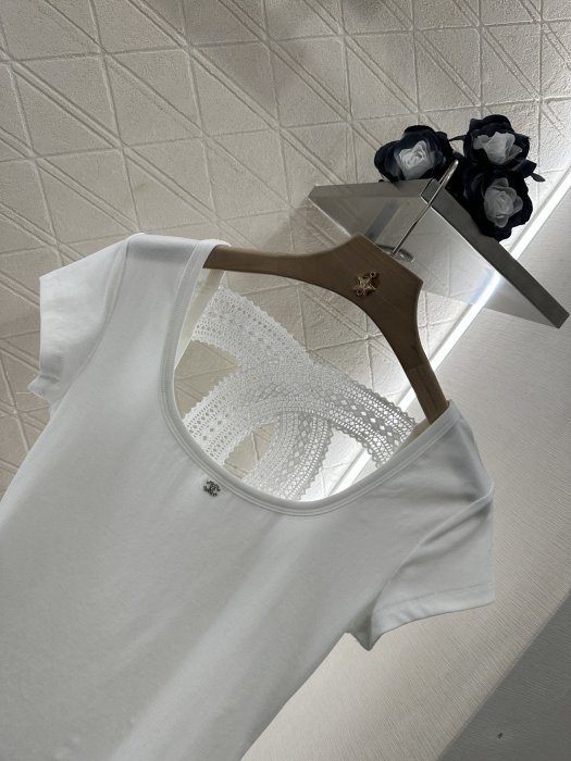 T-shirt women's фото 3