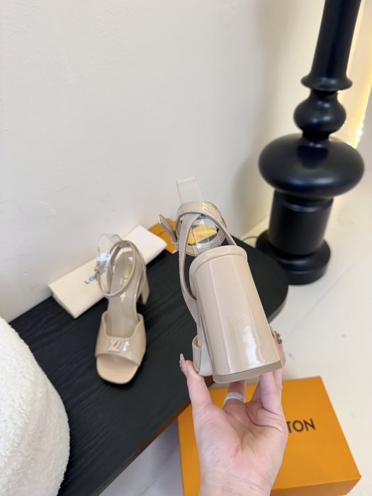 Босоножки фото 6