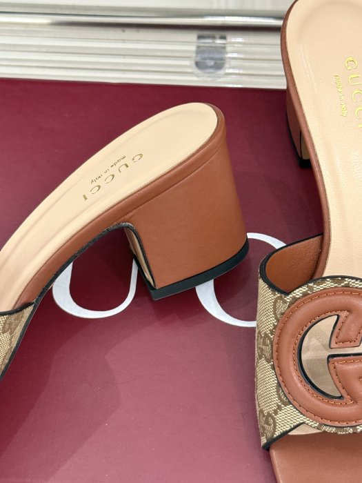 Босоножки фото 6