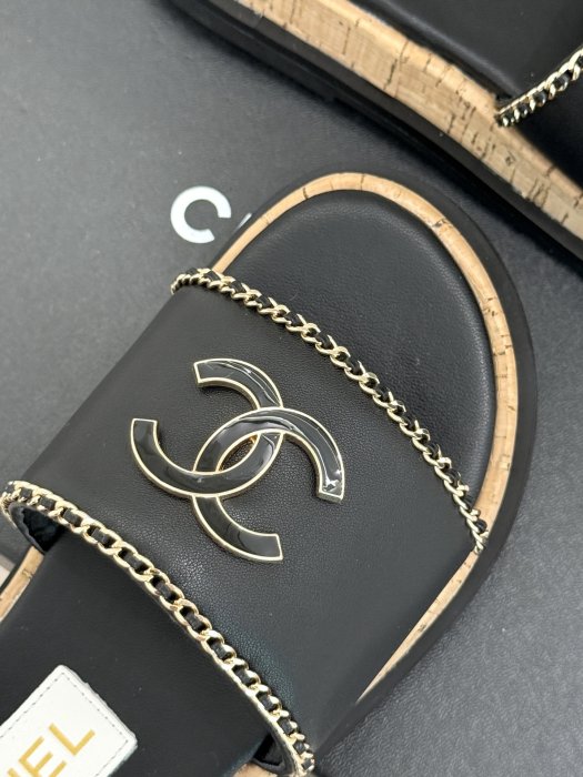 Шлепанцы фото 7