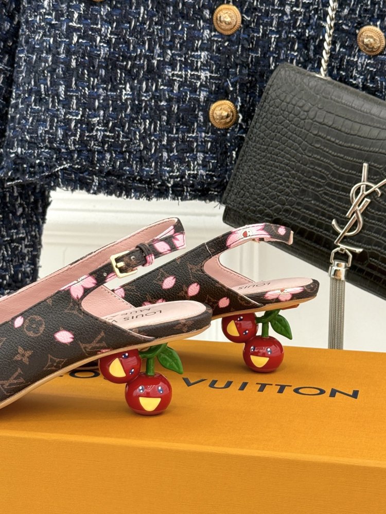 Босоножки фото 6