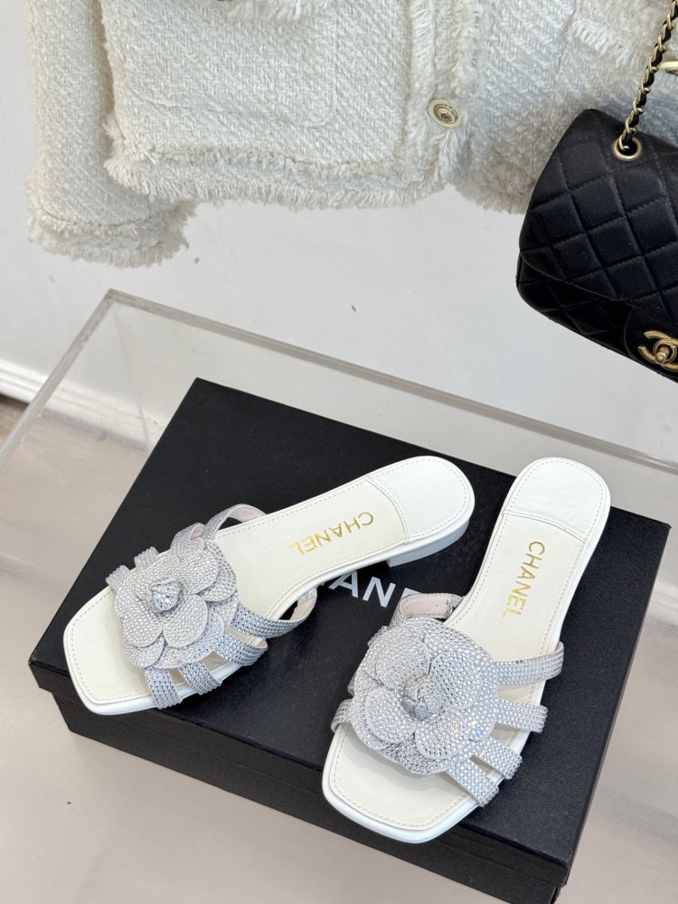 Шльопанці жіночі фото 2