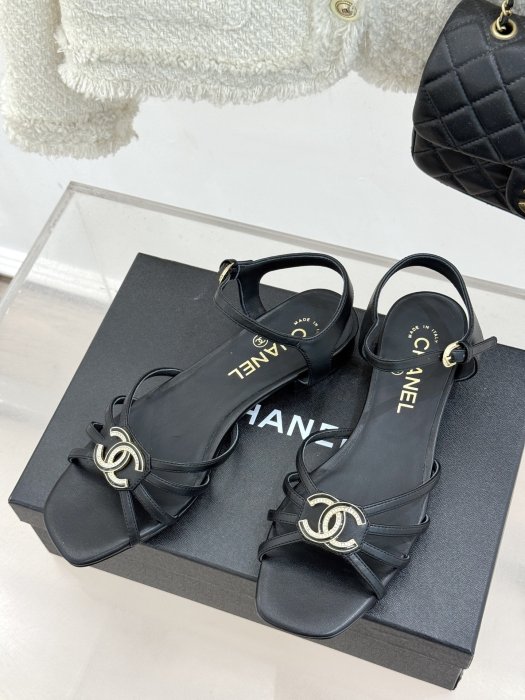 Босоножки фото 2