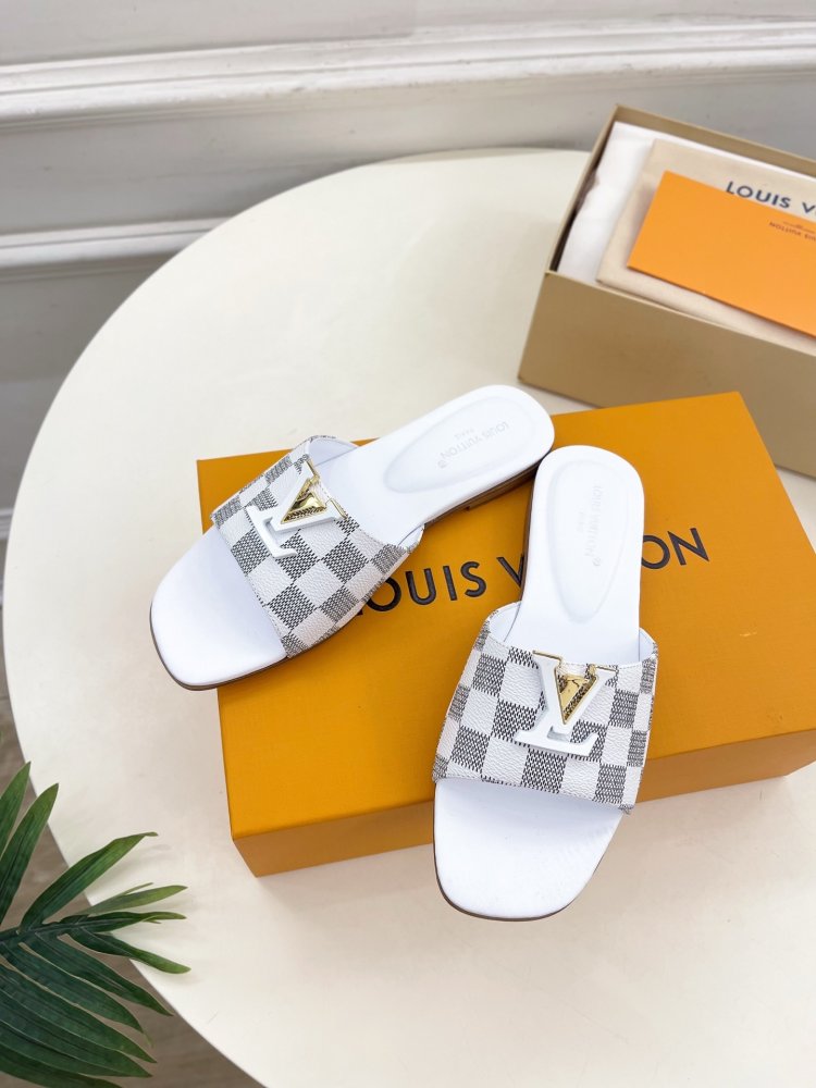 Шлепанцы женские фото 5