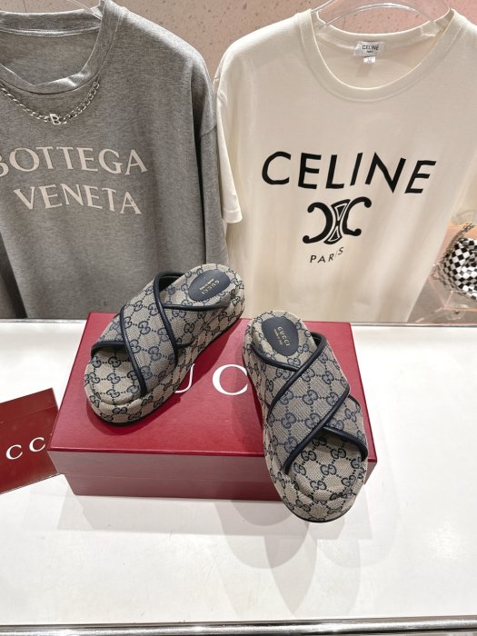 Шлепанцы фото 2