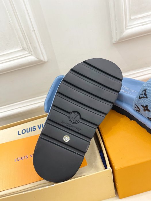 Шлепанцы женские фото 9