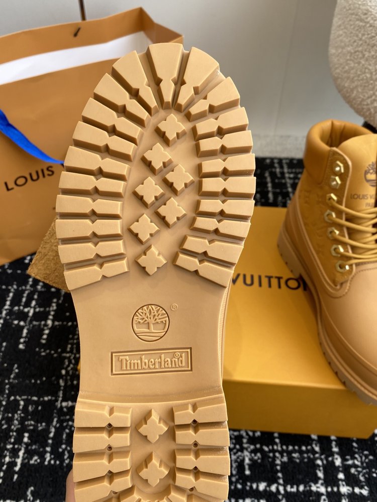 Ботинки женские Louis Vuitton x Timberland фото 9