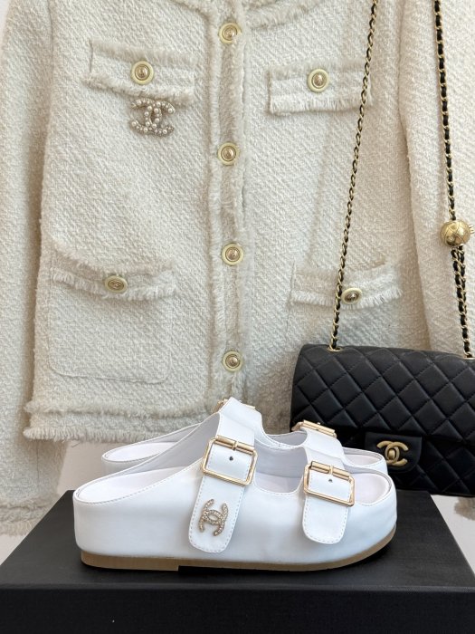 Шлепанцы женские