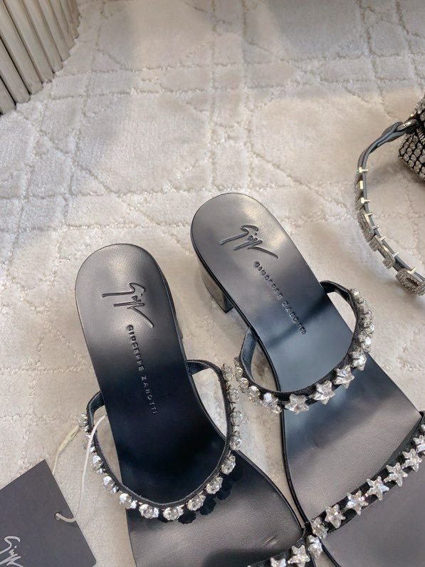 Босоніжки фото 8