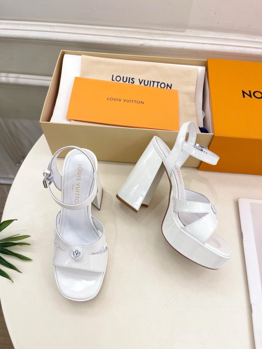 Босоножки фото 4