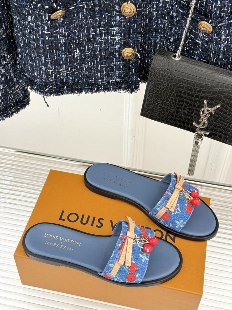 Шлепанцы женские фото 3