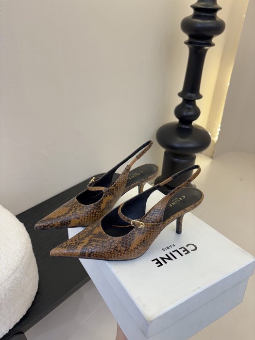 Босоножки фото 5