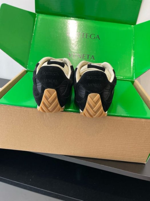 Кросівки жіночі фото 4