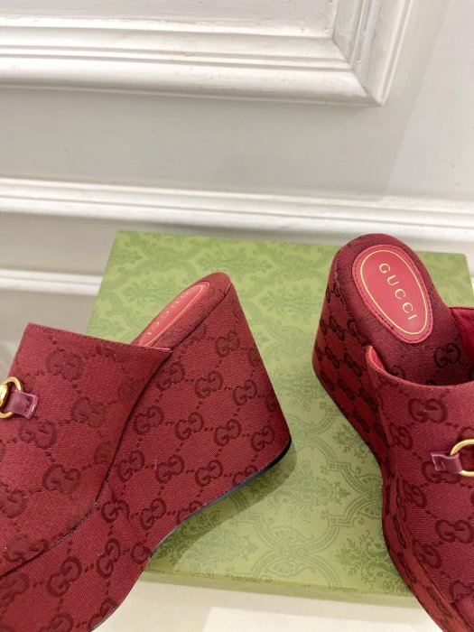 Босоножки фото 7