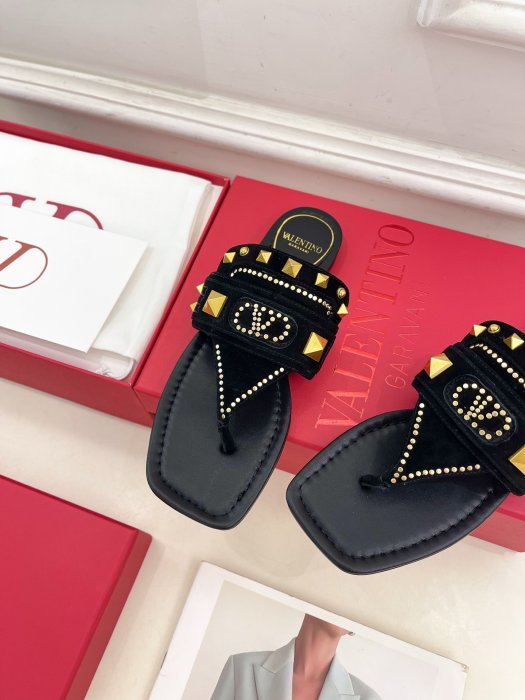 Шльопанці жіночі фото 6