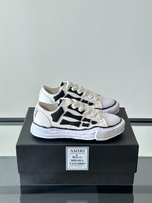 Кросівки чоловічі