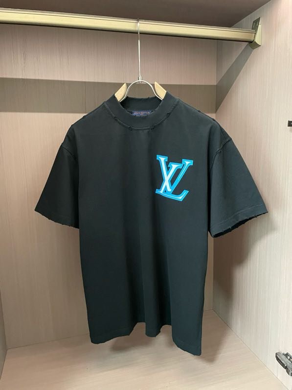 Costume male (T-shirt and shorts) фото 8