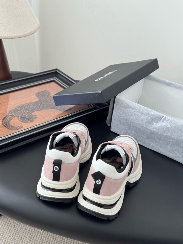 Кроссовки женские фото 6