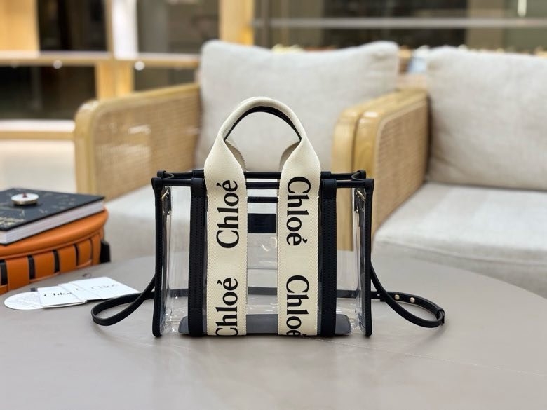 Сумка тоут Chloe Woody Holiday Edition 26 см