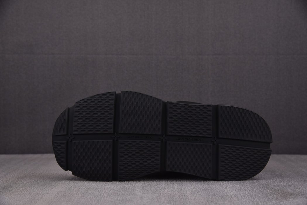 Кроссовки LOUIS VUITTON Classic Black фото 4