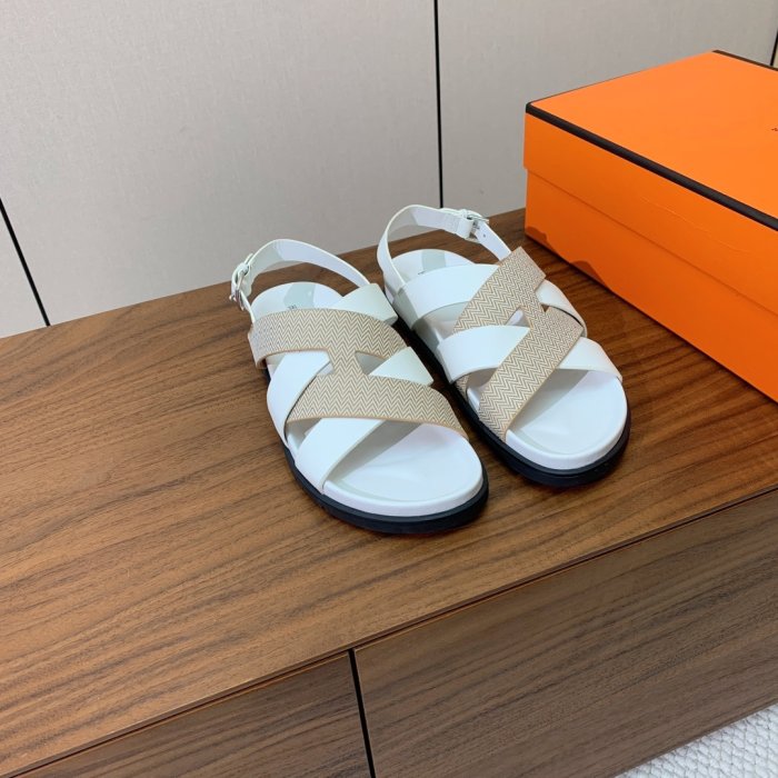 Сандалі жіночі фото 6