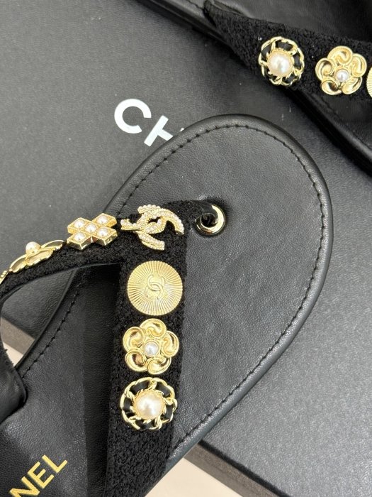 Шлепанцы фото 7