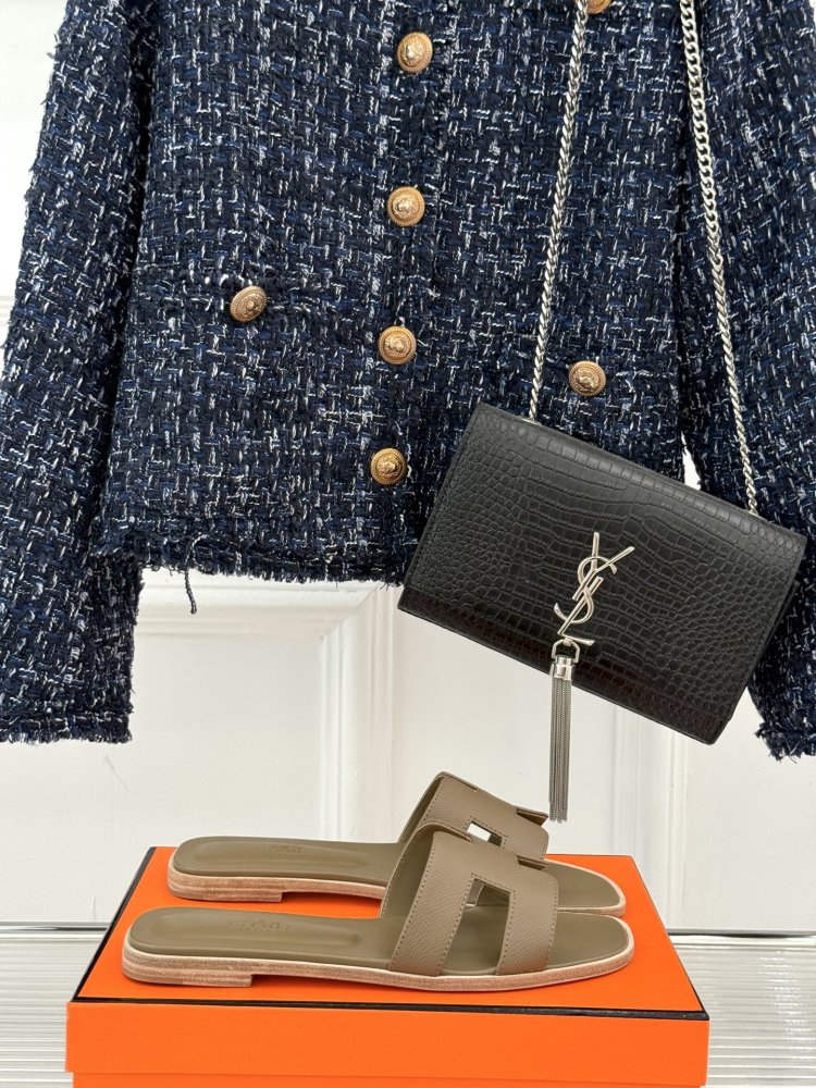 Шлепанцы женские