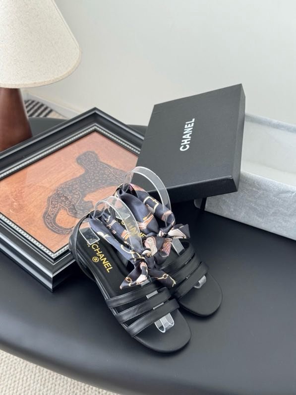 Сандалии женские фото 5